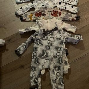 Bundle of 10 sleeper Newborn